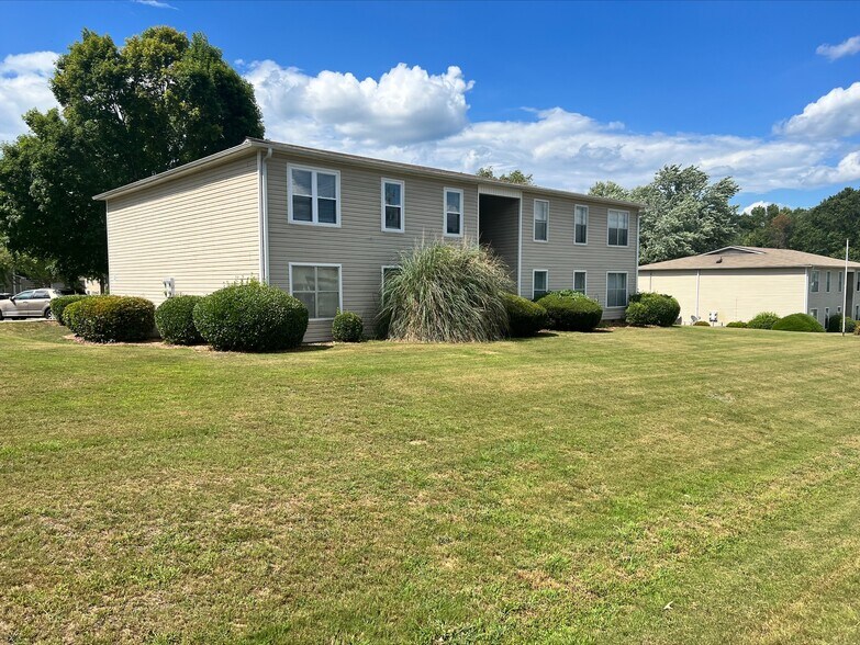 Springwood Apartments 410 Sulphur Springs Rd Greenville SC 29617 Apartment Finder