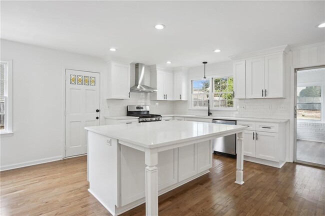 Building Photo - 262 Atwood Dr NW