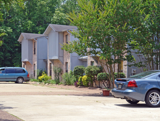 Building Photo - 1349 S Joiner Rd