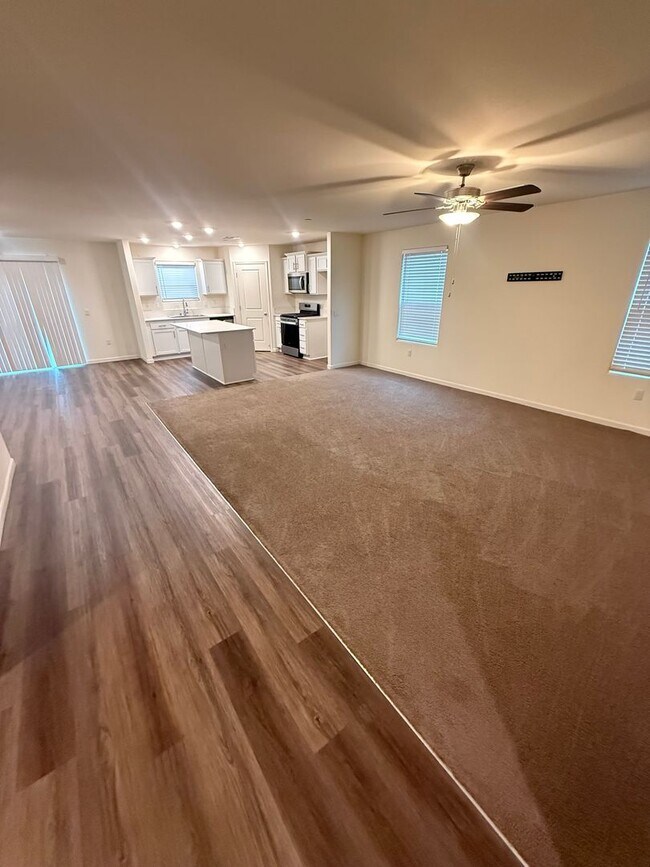 Building Photo - Beautiful 4BD/3BA Single-Family Home Solar, Battery Backup & Move-In Ready