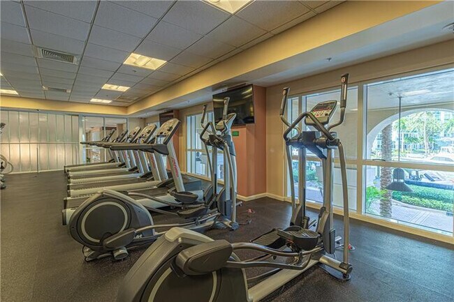 Building Photo - 511 SE 5 Ave