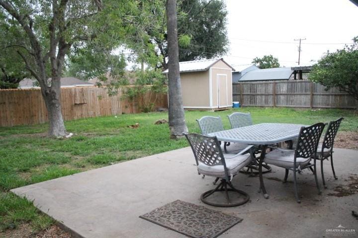 Building Photo - 2204 Camellia Ave