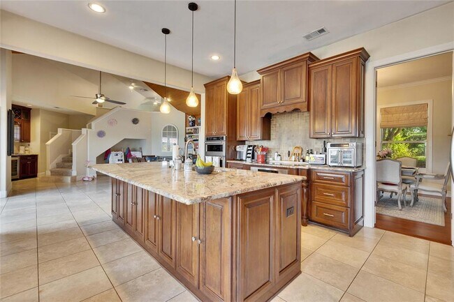 Building Photo - 512 Beardsley Ln