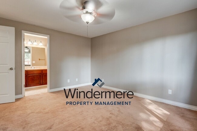 Building Photo - 3 Bedroom/2 Bath with garage home (Pet Neg...
