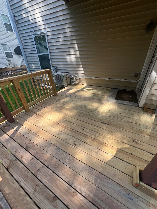 Building Photo - 1311 River Club Dr NE