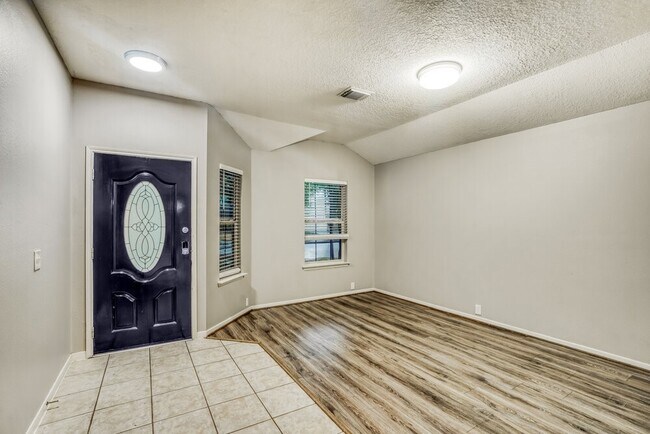 Building Photo - 10403 Falling River Dr