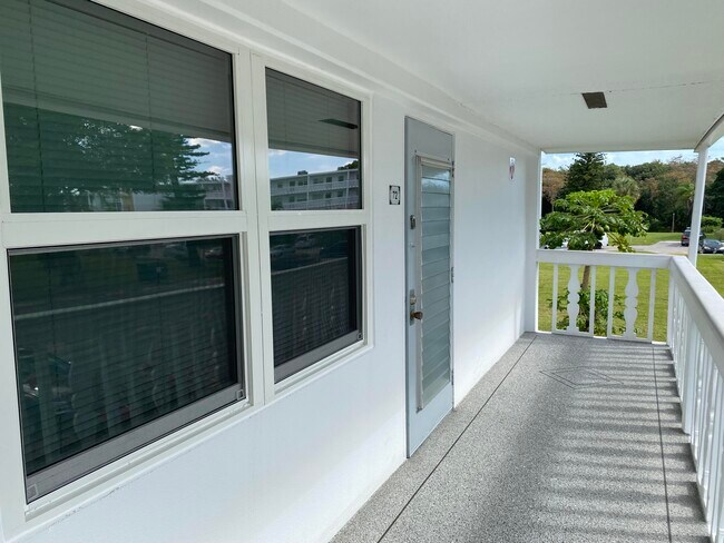 Building Photo - 72 Newport D