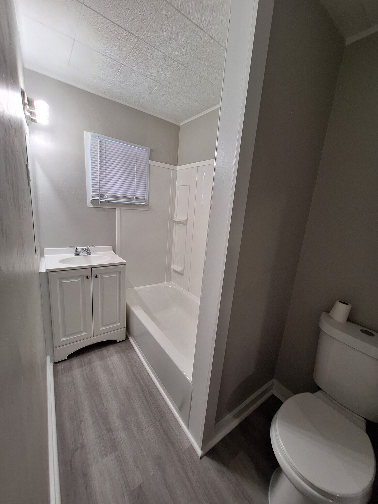 Building Photo - 1219 Walnut St