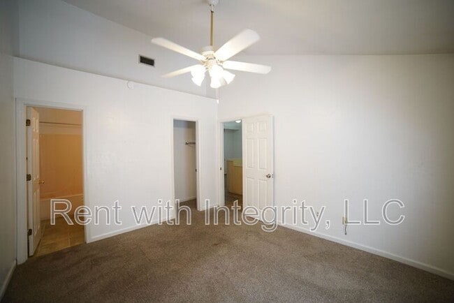 Building Photo - 6315 N Placid Pl
