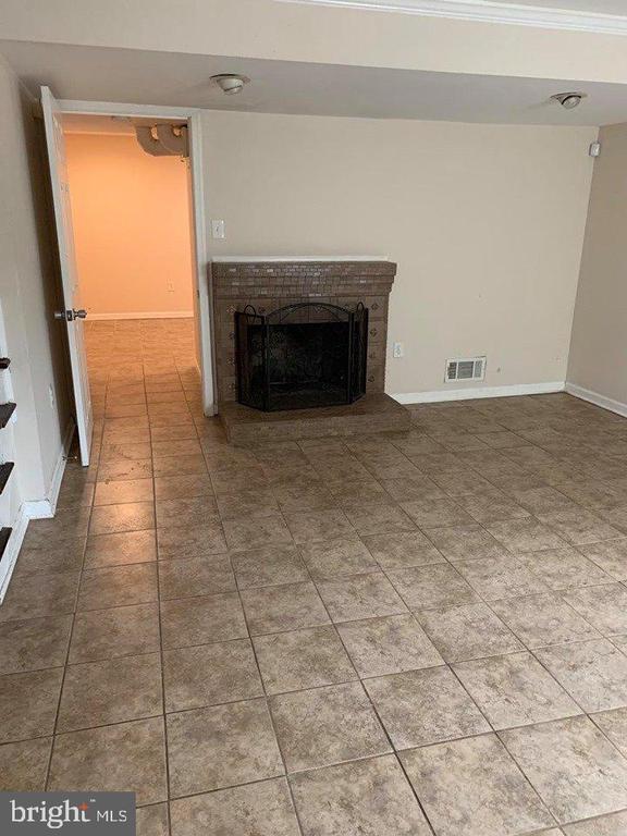 Building Photo - 14363 Berkshire Dr