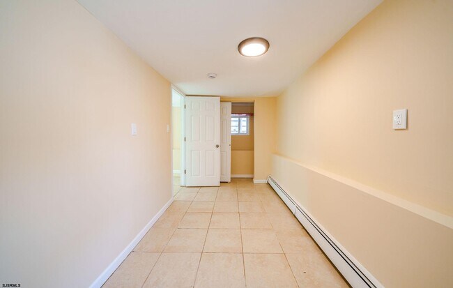 Building Photo - 65 N Laclede Pl