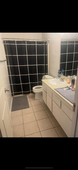 Building Photo - 4702 Madrid Way