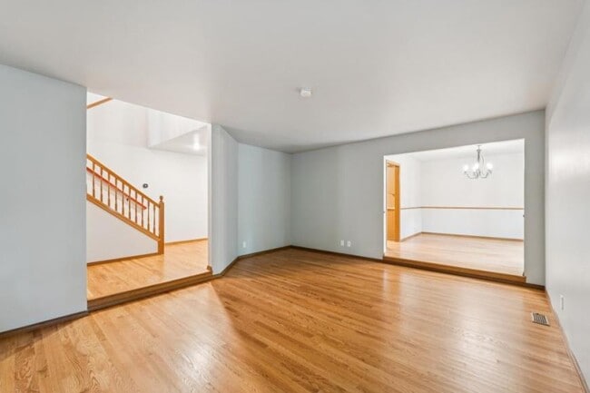Building Photo - 4 bedroom in Woodinville WA 98077