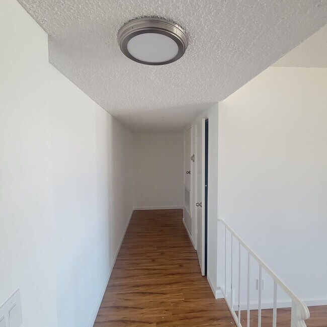 Building Photo - 2 BEDROOM CONDO UNIT IN THE WEST LA AREA 646 481 4404