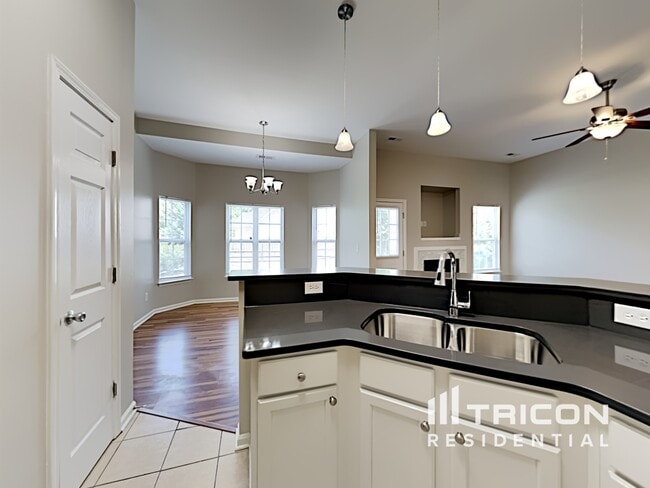 Building Photo - 5920 Patricia Ryan Dr
