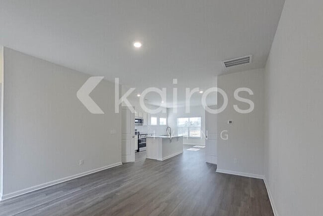 Building Photo - 2253 Banyon Cir