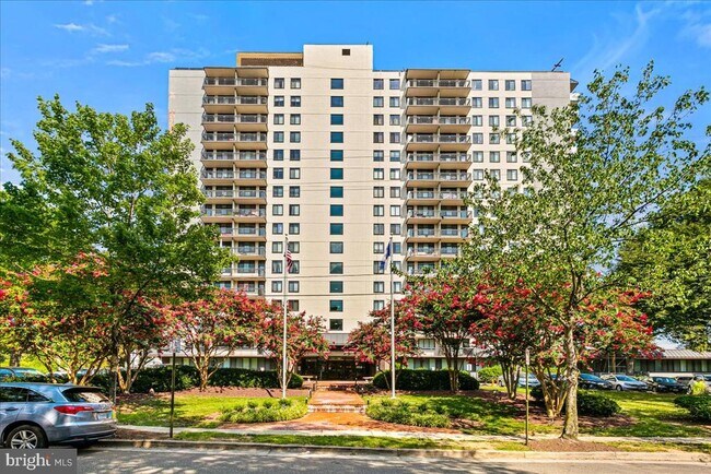 Primary Photo - 801 N Pitt St