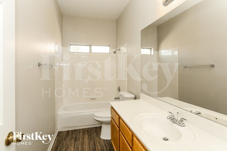 Building Photo - 4405 Vogue St