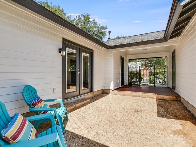 Building Photo - 4301 Balcones Woods Dr