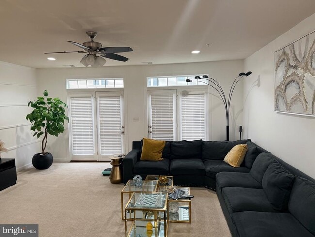 Building Photo - 7413 Matapan Dr