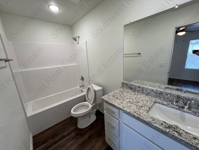 Building Photo - 2129 Bobwhite Ct