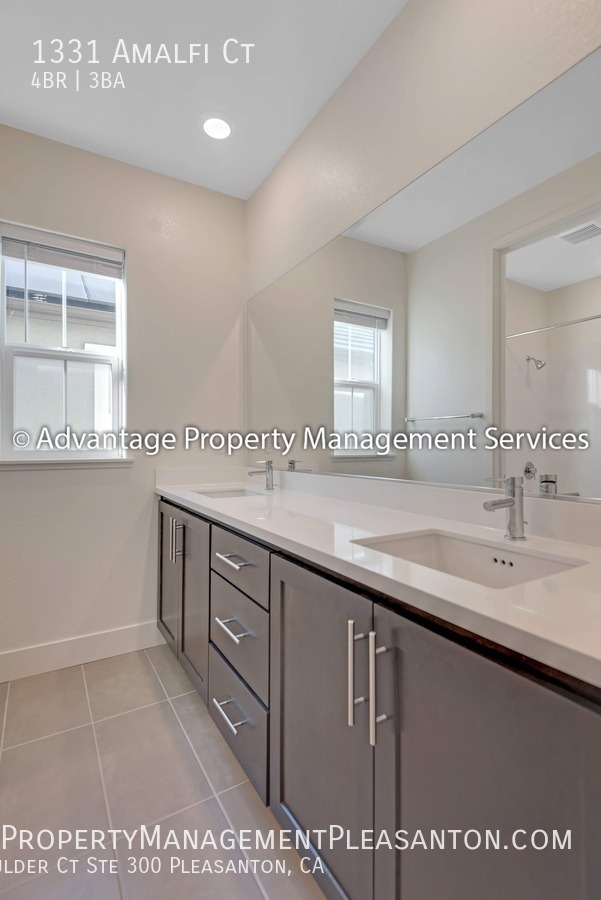 Building Photo - 1331 Amalfi Ct