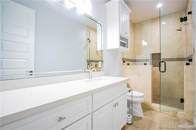 Building Photo - 22 E St