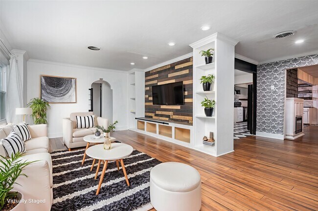 Building Photo - 1219 Park Ln