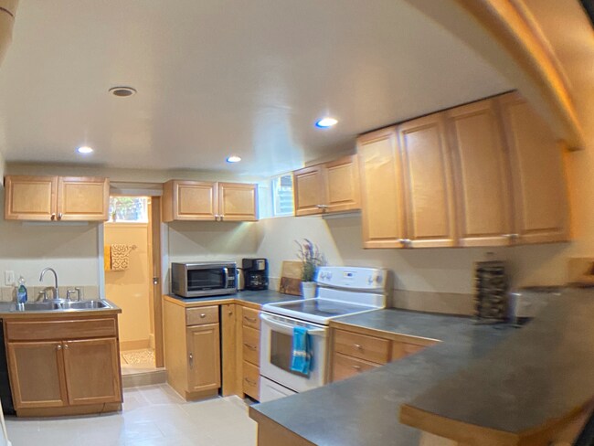 Building Photo - Enjoy Amazing Flatiron Views, Abundant Space, and A Large Backyard in this 5 Bedroom Home