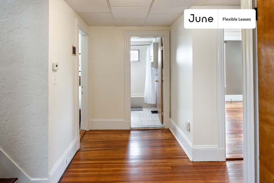 Building Photo - 28 Charnwood Rd