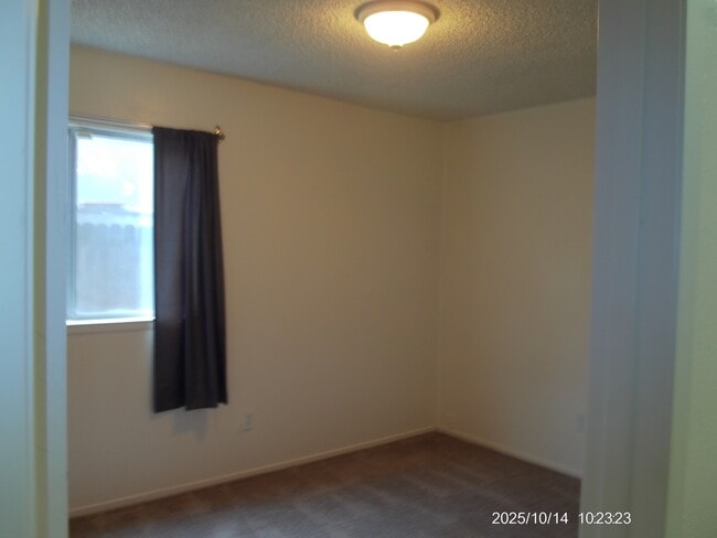 Building Photo - 1074 Beechwood St