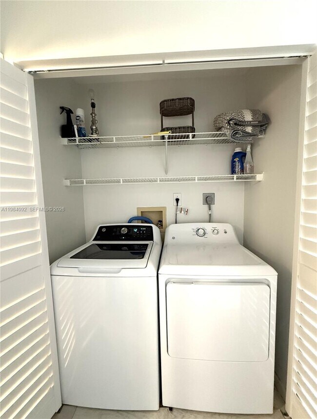 Building Photo - 19701 E Country Club Dr