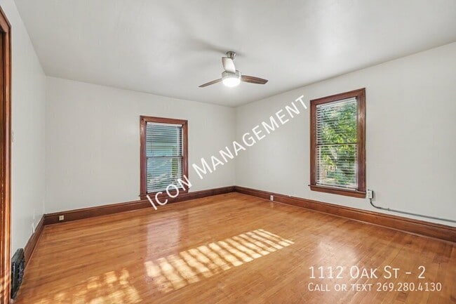 Building Photo - 1112 Oak St
