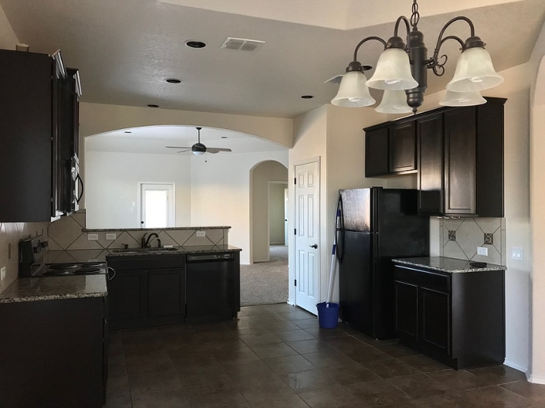 Building Photo - 1326 Crane Ct