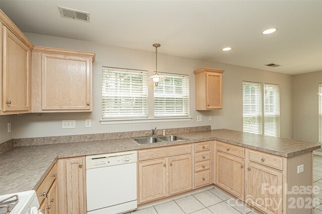 Building Photo - 8214 Braids Bend Ct