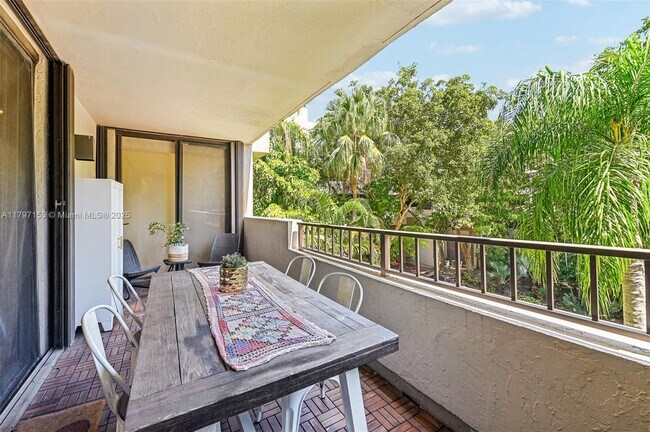 Building Photo - 121 Crandon Blvd