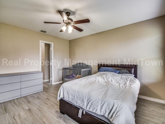 Building Photo - Stylishly Updated 3-Bedroom Home with Modern Touches & Prime Location!