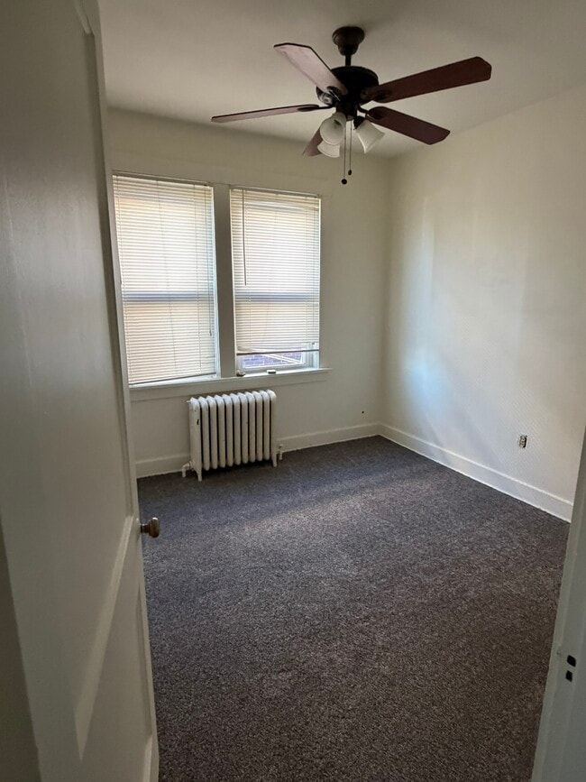 Building Photo - 3819-3819 Brighton Rd