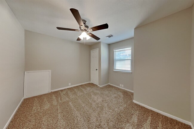 Building Photo - 11810 Skydale Dr