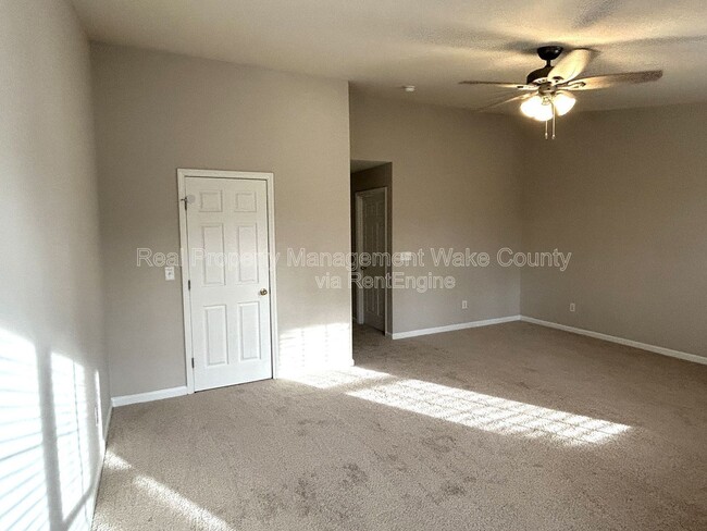 Building Photo - 2920 Barrymore St