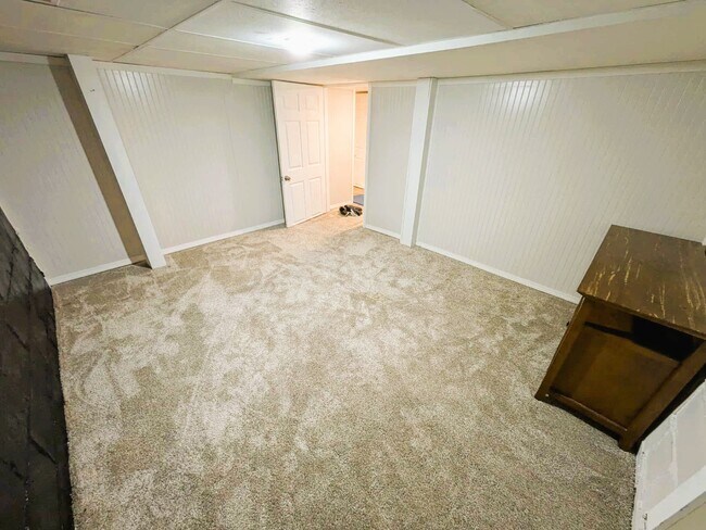 Building Photo - 212 N 3rd St