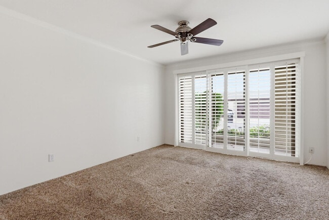 Building Photo - 7814 E MacKenzie Dr