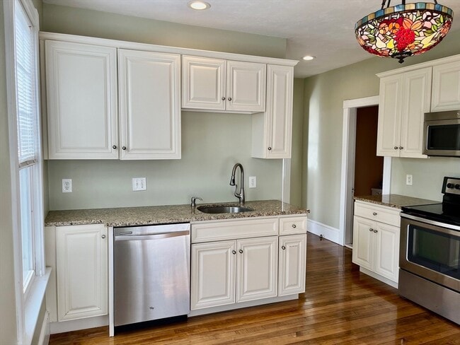 Building Photo - 35 Grafton St