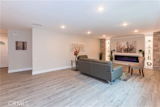 Building Photo - 2404 Via Mariposa W