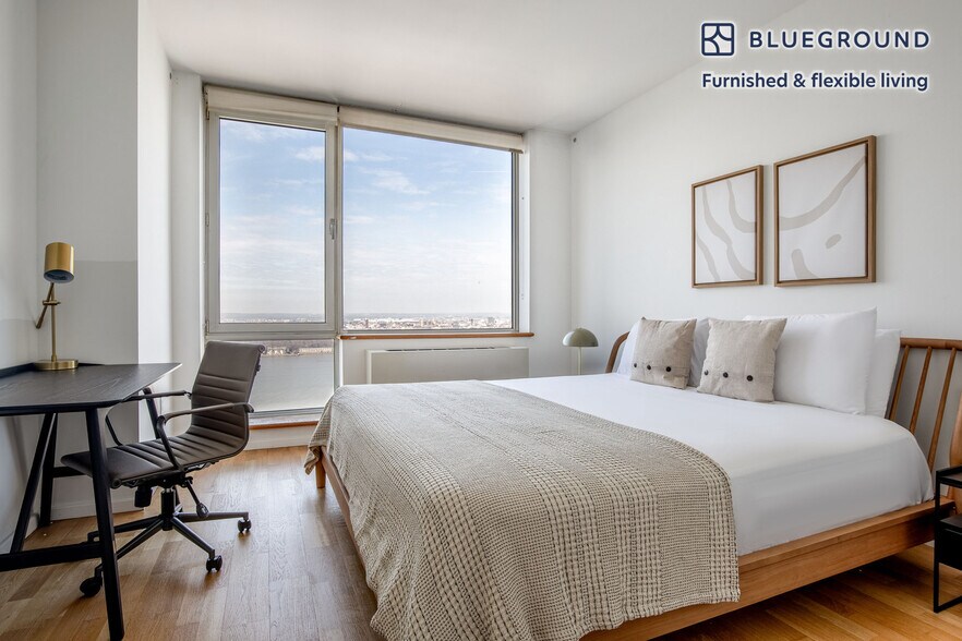 Building Photo - 635 W 42nd St