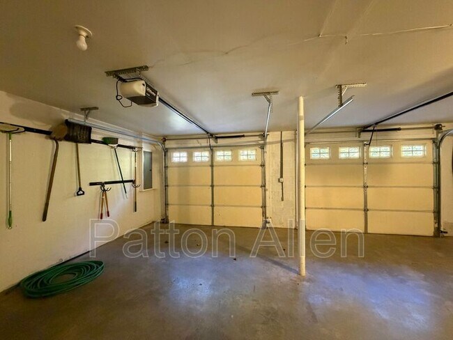 Building Photo - 689 New Haw Creek Rd