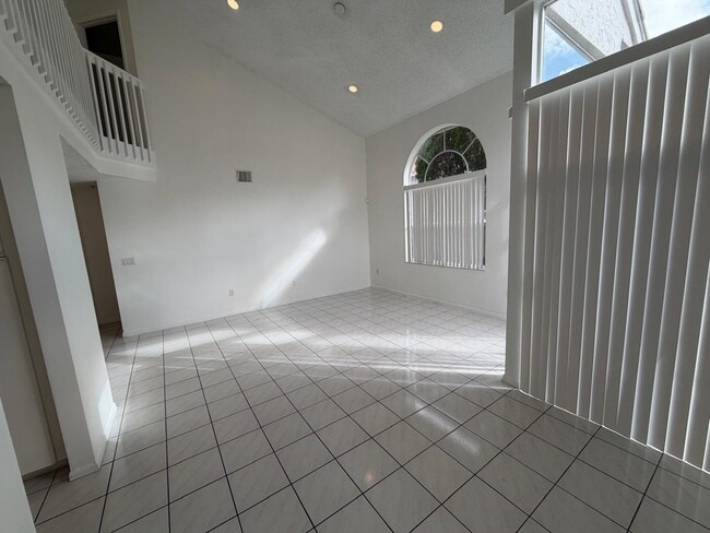 Building Photo - 3780 Amalfi Dr