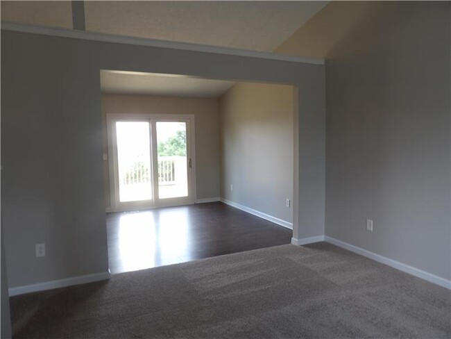 Building Photo - 62 Pine Top Dr