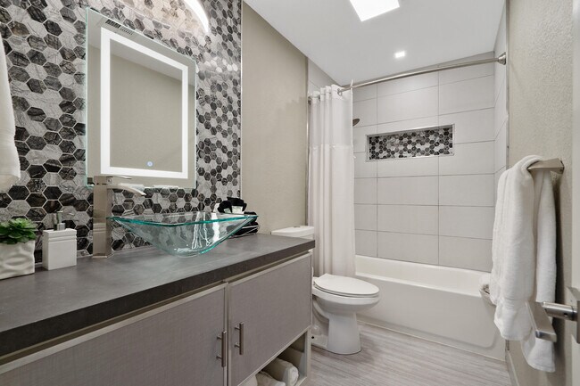 Building Photo - 2222 E Via Escuela