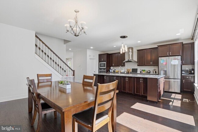 Building Photo - 25419 Hartland Orch Ter